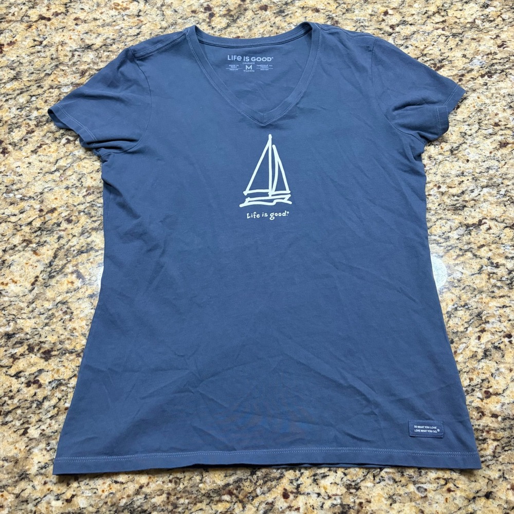 Life is Good Womens Crusher Tee Blue Sailboat V-Neck Short Sleeve Shirt Size M